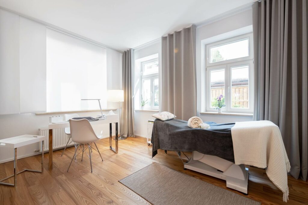 Ein Zimmer beim Kosmetikstudio Seelenwellness in München