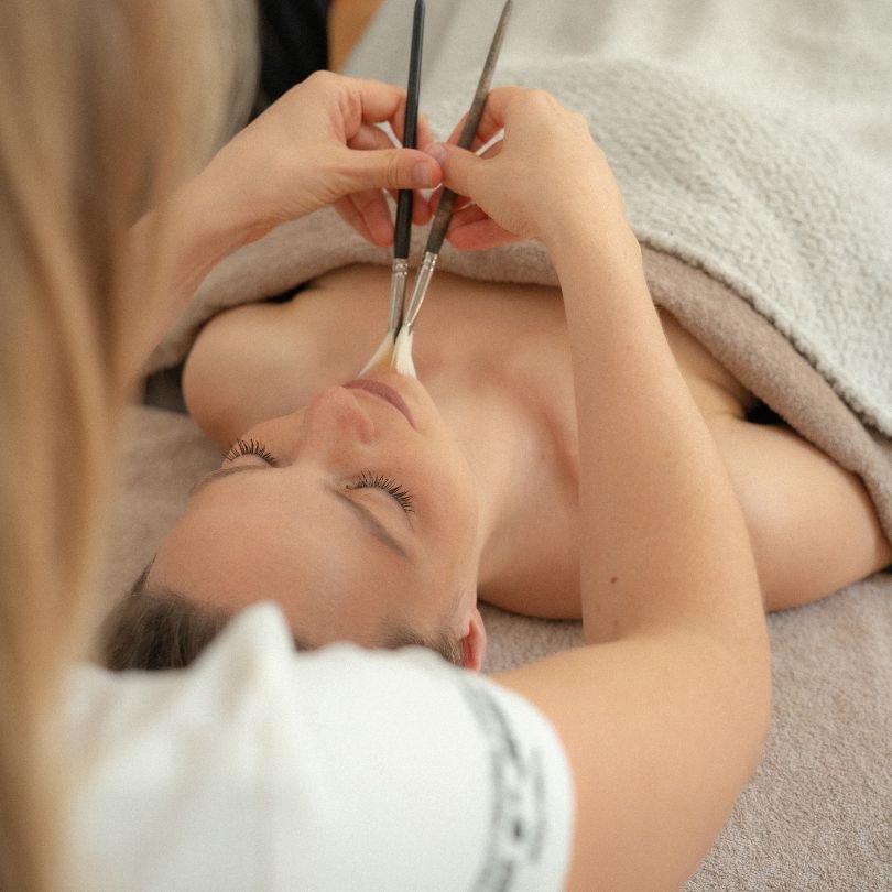 Gesichtsbehandlung (Facial) mit Naturkosmetik – entspannende Hautpflege für ein klares und frisches Hautbild