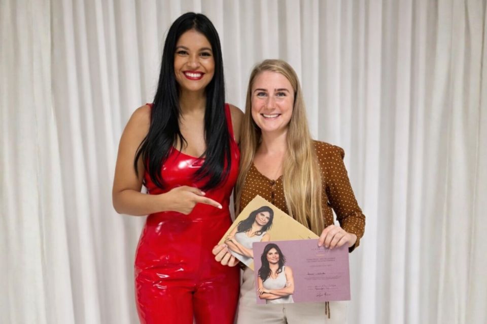Samira Dalnodar mit Renata França während ihrer Ausbildung in brasilianischer Lymphdrainage